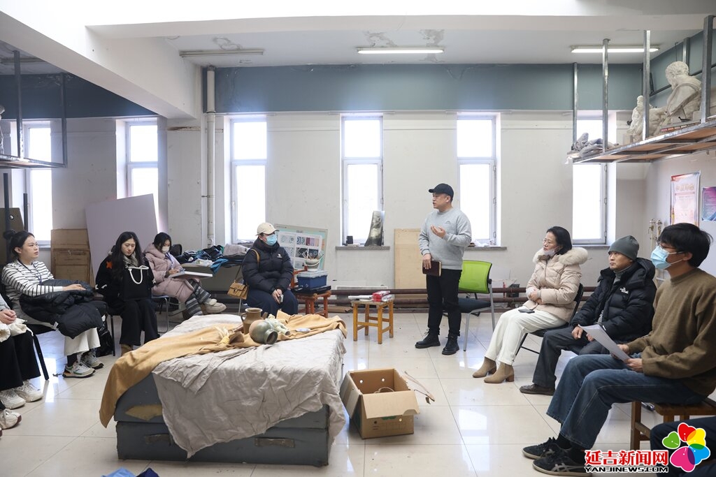 2025年中小學(xué)美術(shù)教師基本功培訓(xùn)班開班
